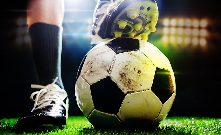 瑜伽室内美女健身